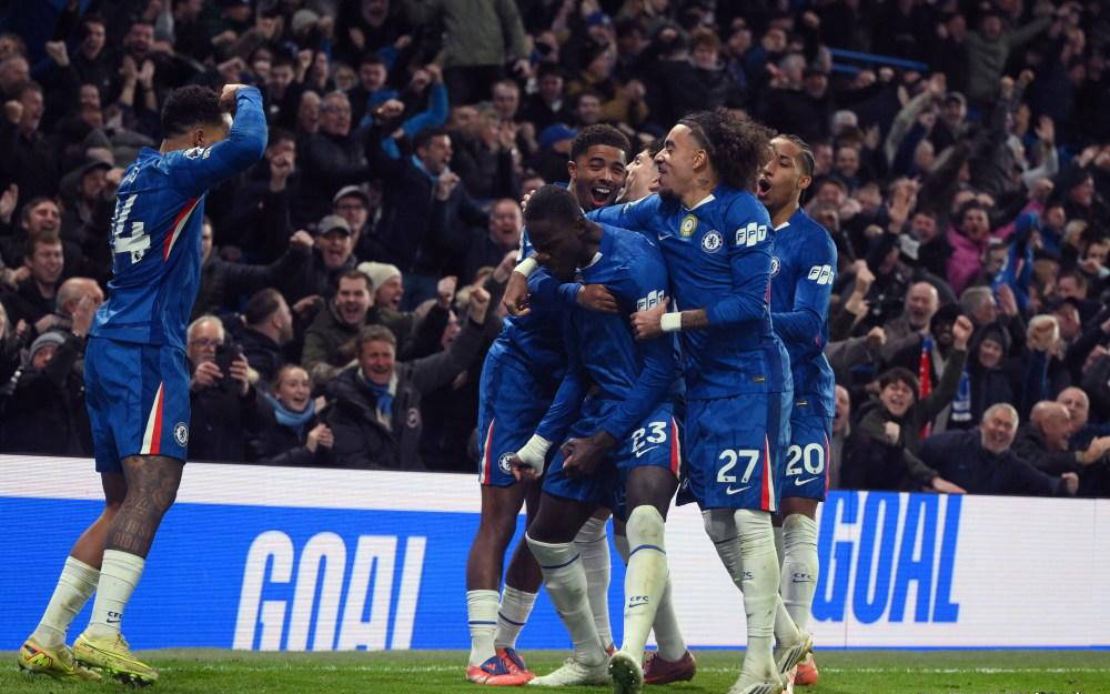 意甲半场：内雷斯双响，那不勒斯3-0亚特兰大（意甲上半场：内雷斯梅开二度，那不勒斯3-0领先亚特兰大）