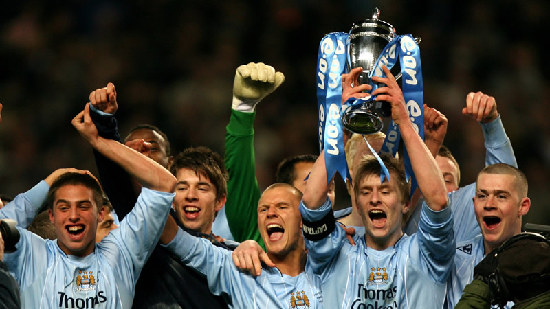 囧叔向裁判施压后染红，罗基：容忍这种行为问题会越来越严重（施压裁判后被红牌罚下，罗基警示：纵容此举只会让问题加剧）