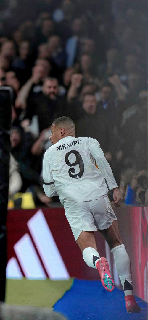 骑士主帅吐槽计时器：我都不知道还剩多少时间可以布置战术（骑士主帅抱怨计时混乱：我根本不清楚还能用多少时间布置战术）