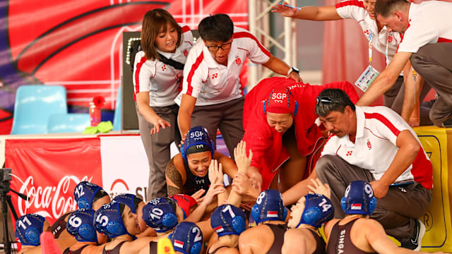 西蒙尼：我们一直在练定位球；现在不考虑前八只考虑奥维耶多（西蒙尼：定位球训练一直进行；暂不谈前八，只专注奥维耶多）