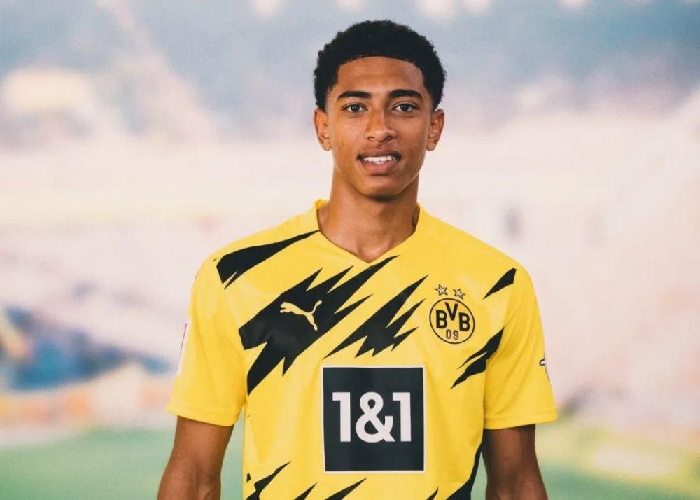 本菲卡旧将路易松晒照说在学习，照片显示他问AI足球总监职责（本菲卡名宿路易松晒学习照：向AI请教足球总监的职责）