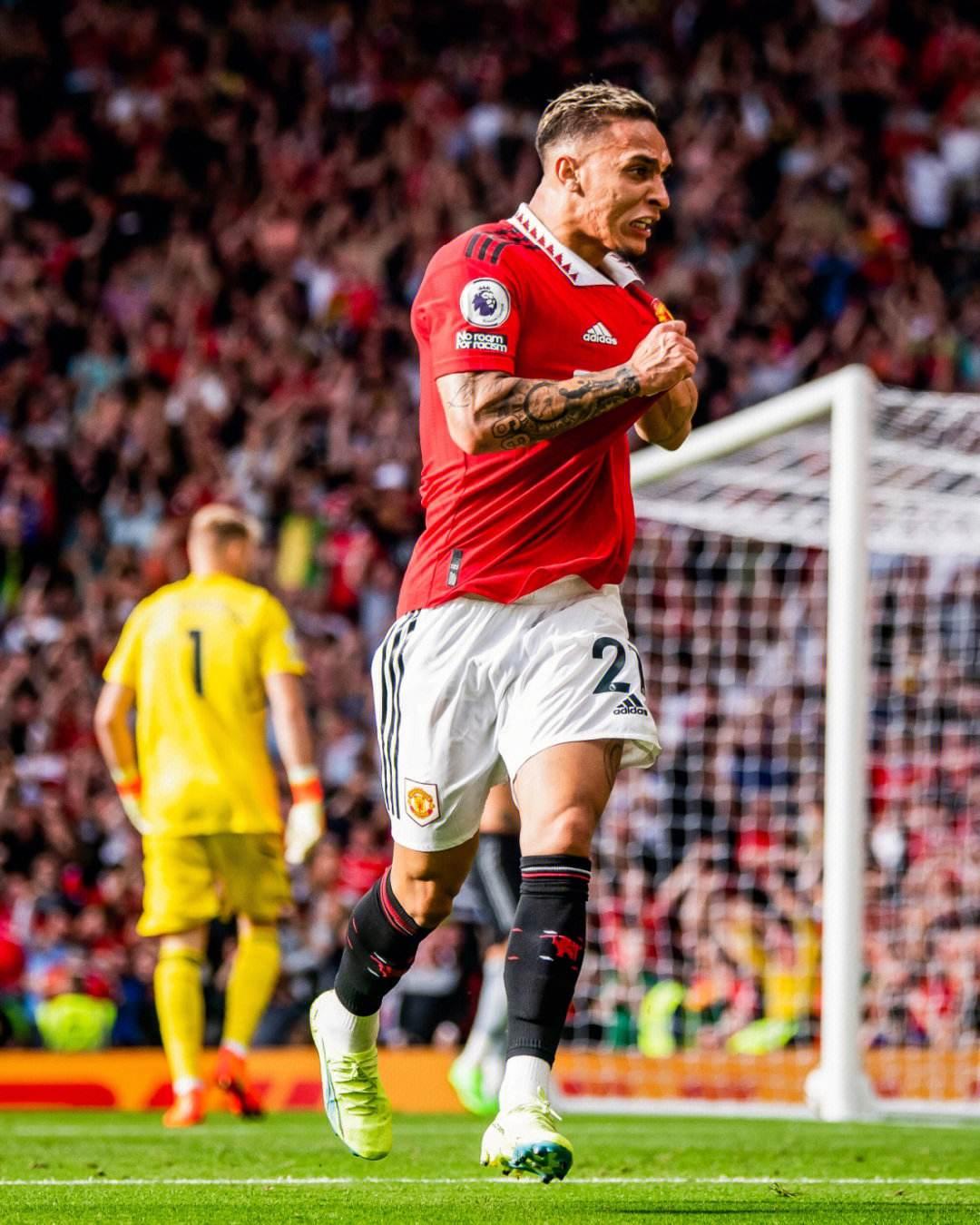 格策再遇弗里克，欧冠对决引回忆（欧冠重逢弗里克，格策往事涌现）