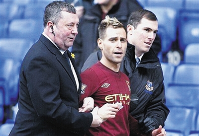 未来可期，李新翔中超处子赛季即收获6球3助（李新翔中超处子季斩获6球3助，前景光明）