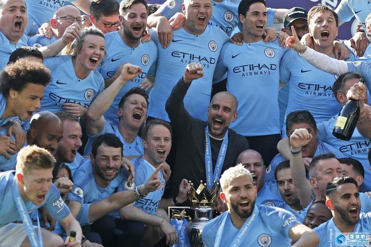 中超争冠格局愈加明朗（中超争冠形势日益清晰）