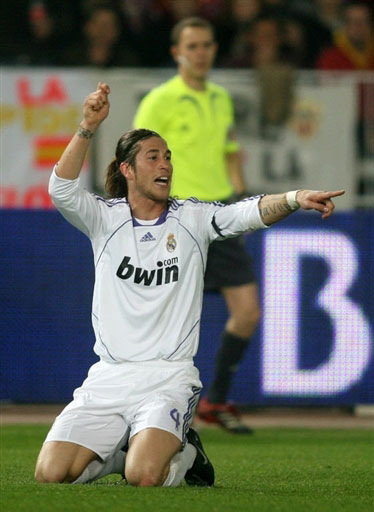 英超战报：曼城2-1战胜切尔西,（英超焦点战：曼城2比1力克切尔西）