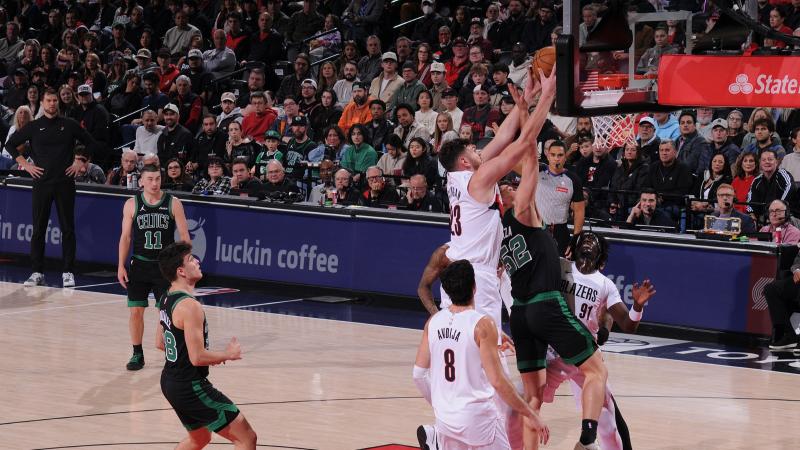 广东男篮主场负于山西，失误频繁，磨合不足，首战失利，需加强调整。（广东男篮主场不敌山西，失误过多磨合不畅，开门黑亟待调整）