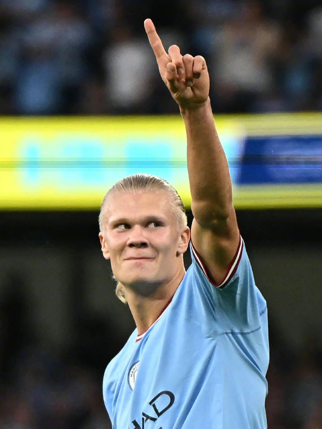 跟队记者：迈尼昂看起来不会续约，但阿莱格里仍在试图说服他（队记：迈尼昂续约前景不乐观，阿莱格里仍在努力说服他）