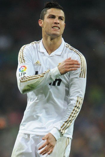 辽宁队9分险胜！新赛季开门红，外援34分22篮板，吴爽20分（辽宁9分险取开门红：外援34+22，吴爽砍下20分）