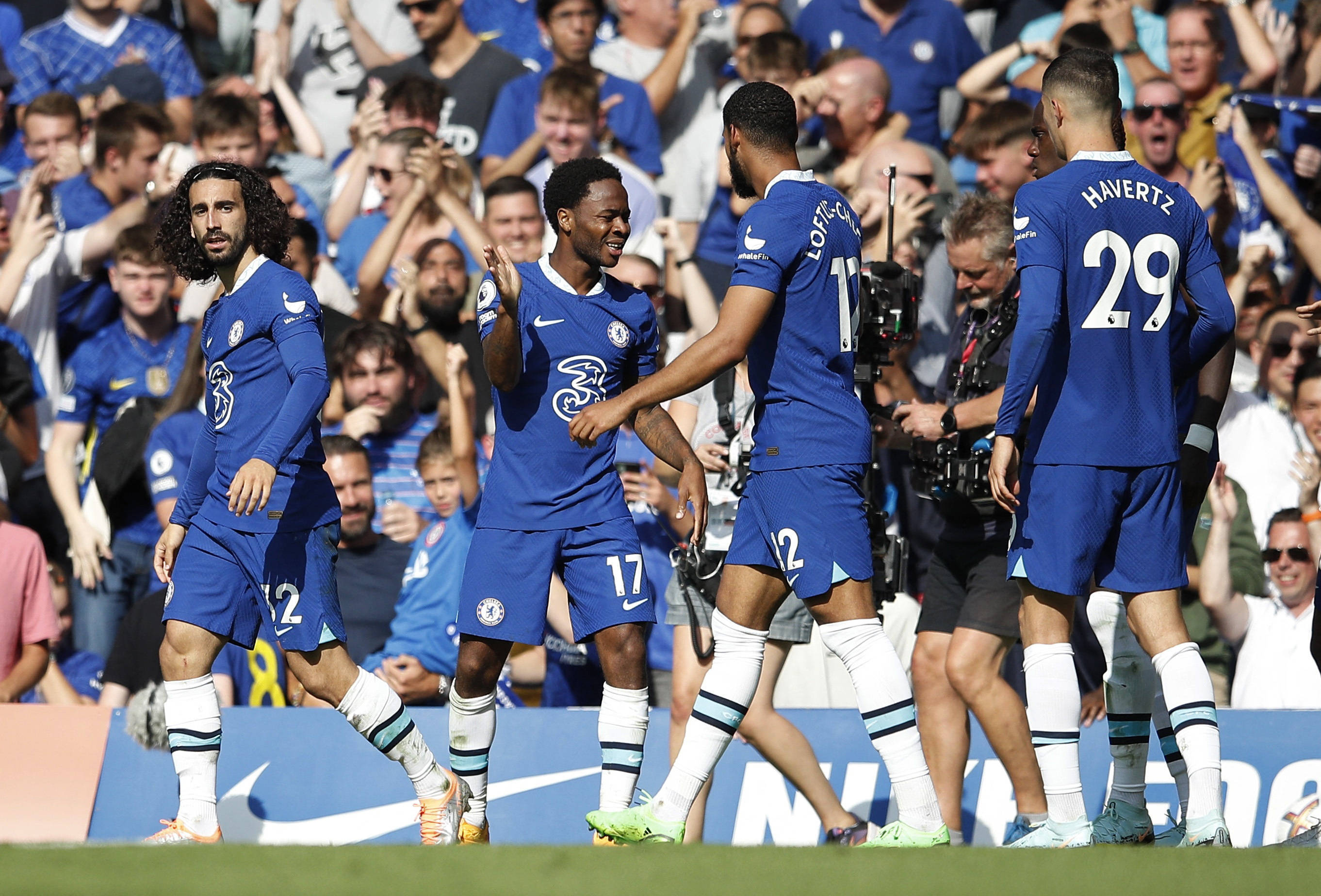 405次，梅西超越普斯卡什成为足坛历史助攻王（梅西助攻达405次，超越普斯卡什加冕足坛历史助攻王）